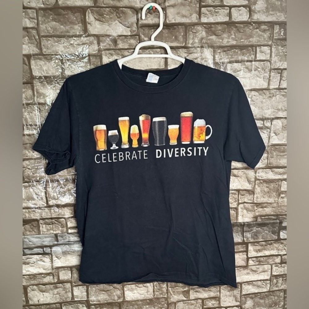 Beer Celebrate Diversity Graphic Tee Size Large